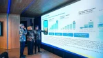 Direktur Keuangan Bank BJB Hana Dartiwan, Direktur Konsumer dan Ritel Nunung Suhartini, dan Direktur Korporasi dan UMKM Mulyana saat kegiatan Early Meeting Bank BJB di Menara BJB, Naripan, Kota Bandung, Senin (16/4/2026). (Foto: Dok. Bank BJB)