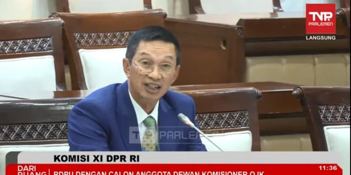 Anggota Badan Supervisi Otoritas Jasa Keuangan (OJK), Hernawan Bekti Sasongko, saat menjalani fit and proper test ADK OJK di Jakarta, Rabu, 11 Maret 2026. (Foto: Tangkapan layar)