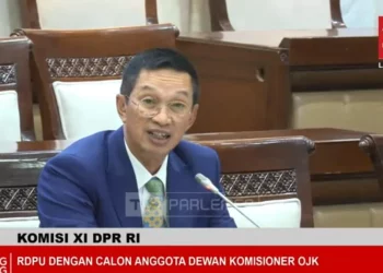 Anggota Badan Supervisi Otoritas Jasa Keuangan (OJK), Hernawan Bekti Sasongko, saat menjalani fit and proper test ADK OJK di Jakarta, Rabu, 11 Maret 2026. (Foto: Tangkapan layar)