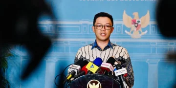 Menteri Luar Negeri Sugiono memberikan keterangannya kepada awak media di Istana Kepresidenan Jakarta, pada Selasa, 3 Maret 2026. Foto: BPMI Setpres