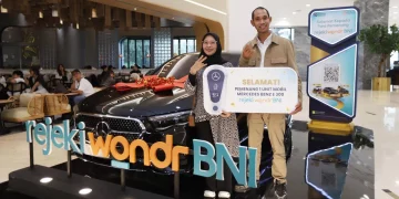 pemenang hadiah undian Rejeki wondr BNI tahap II. (Foto: Dok. BNI)