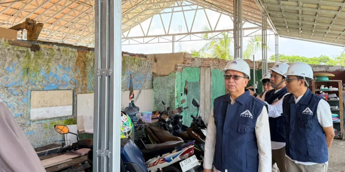 Tugure renovasi atap Panti Asuhan Al Arif di Serang. (Foto: Istimewa)