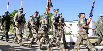 Pasukan Sementara Perserikatan Bangsa-Bangsa di Lebanon (UNIFIL) menggelar parade militer di markas besarnya di Naqoura, Lebanon selatan pada 24 Oktober 2025, untuk memperingati ulang tahun ke-80 berdirinya Perserikatan Bangsa-Bangsa. (Xinhua/Ali Hashisho)