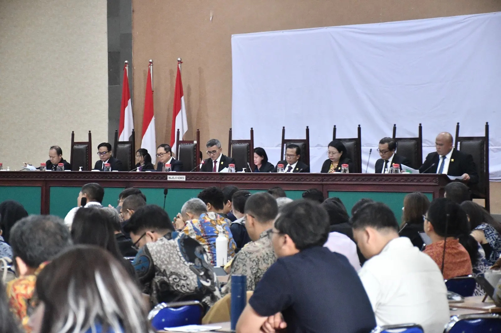 Sidang putusan KPPU dalam perkara dugaan kartel pinjol