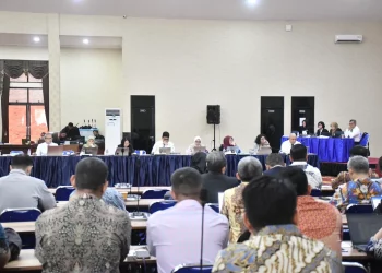 Komisi Pengawas Persaingan Usaha (KPPU) telah menjatuhkan sanksi total denda Rp755 miliar kepada 97 pindar
