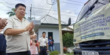 Gubernur Kepulauan Bangka Belitung, Hidayat Arsani saat peresmian pengolahan pupuk kompos di Lapas Kelas IIA Pangkalpinang, Kamis (26/3/2026) (ANTARA/Aprionis)