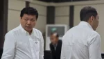 Komisaris Utama PT Sritex Iwan Setiawan Lukminto (kiri) dan Direktur Utama PT Sritex Iwan Kurniawan Lukminto (kanan) saat menjalani sidang di Pengadilan Tipikor Semarang, Senin (20/4/2025). (Foto: ANTARA/HO-Kemenkum Jateng)