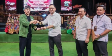 Askrindo Bandung dan DPD PUTRI Jabar meneken MoU untuk pengembangan asuransi sektor pariwisata dan UMKM. (Foto: istimewa)