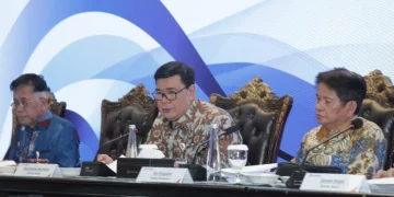 Direktur Utama Bank Banten Muhammad Busthami (tengah) dalam Public Expose Bank Banten di Serang, Selasa (28/4/2026). (Foto: Erman Subekti)