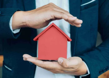 Ilustrasi asuransi properti. (Foto: Freepik)