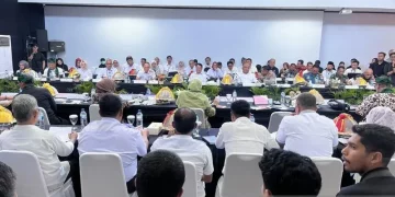 Wakil Kepala BPS Sonny Harry B. Harmadi bersama Komisi X DPR RI saat melakukan kunjungan kerja di BPS Sulawesi Tenggara, Rabu (1/4/2026). (ANTARA/La Ode Muh Deden Saputra)