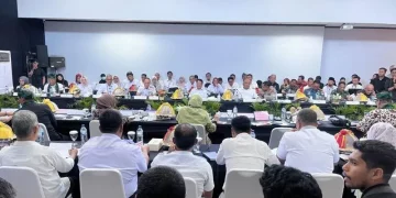 Wakil Kepala BPS Sonny Harry B. Harmadi bersama Komisi X DPR RI saat melakukan kunjungan kerja di BPS Sulawesi Tenggara, Rabu (1/4/2026). (ANTARA/La Ode Muh Deden Saputra)