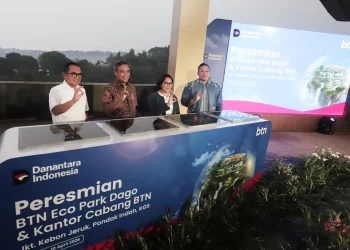 Direktur Utama BTN Nixon LP Napitupulu meresmikan BTN Ecopark Dago dan tiga kantor cabang baru pada Jumat (10/4).