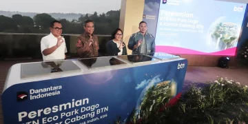 Direktur Utama BTN Nixon LP Napitupulu meresmikan BTN Ecopark Dago dan tiga kantor cabang baru pada Jumat (10/4).