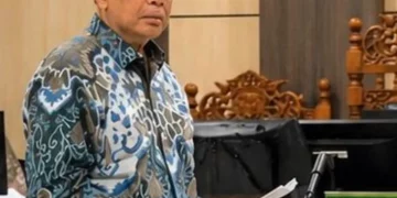 Yuddy Renaldi, eks Dirut Bank BJB saat membacakan pembelaan (pledio) di Pengadilan Tipikor Semarang. (Foto: istimewa)