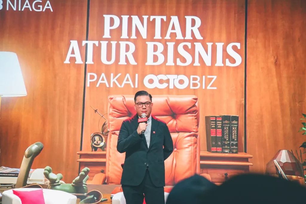 Direktur Business Banking CIMB Niaga Rusly Johannes memberikan paparan OCTOBIZ