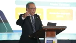 Anggota Dewan Komisioner Otoritas Jasa Keuangan (OJK) Dicky Kartikoyono dalam acara Infobank Indonesia Digital Forum 2026: Reaching the Unbanked Amidst Cyber Threats and Cost Living Crisis, di Bali Room, Hotel Indonesia Kempinski, Jakarta, Jumat, 22 Mei 2026. (Foto: Zaenal Abdurrani)