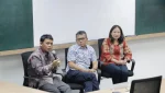 CEO MCorp Taufik, Kepala Departemen Aktuaria OJK Yusman, dan Kepala Departemen Marketing Asosiasi Asuransi Jiwa Indonesia (AAJI) Karin Zulkarnaen dalam Executive Industry Roundtable bertajuk “Optimizing Insurance Selling with Technology: Transforming Digital Insurance with Augmented Human” di Philip Kotler Theater Class (MarkPlus Main Campus), Jakarta, Senin (19/05/2026).