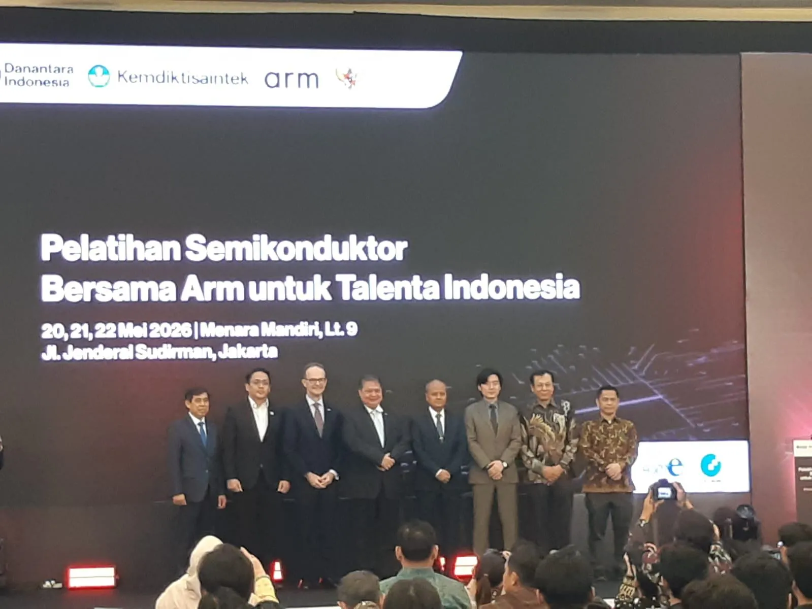 Danantara-Arm Targetkan Cetak 15 Ribu Talenta Industri Semikonduktor