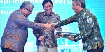 Penandatanganan Nota Kesepahaman (Memorandum of Understanding/MoU) antara Direktur Utama BTN Nixon L.P. Napitupulu dan Direktur Utama KAI Bobby Rasyidin di Jakarta, Jumat (22/5).