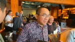 Head of Research & Chief Economist Mirae Asset Sekuritas Indonesia, Rully Arya Wisnubroto, dalam wawancara cegat, di Jakarta, Selasa (30/6). (Foto: Khoirifa)