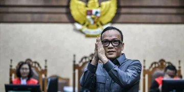 Terdakwa kasus dugaan pemerasan dalam pengurusan sertifikat K3 di Kementerian Ketenagakerjaan Immanuel Ebenezer mengikuti sidang pembacaan putusan di Pengadilan Tipikor, Jakarta, Kamis (4/6/2026). (Foto: ANTARA FOTO/Bayu Pratama S/agr)