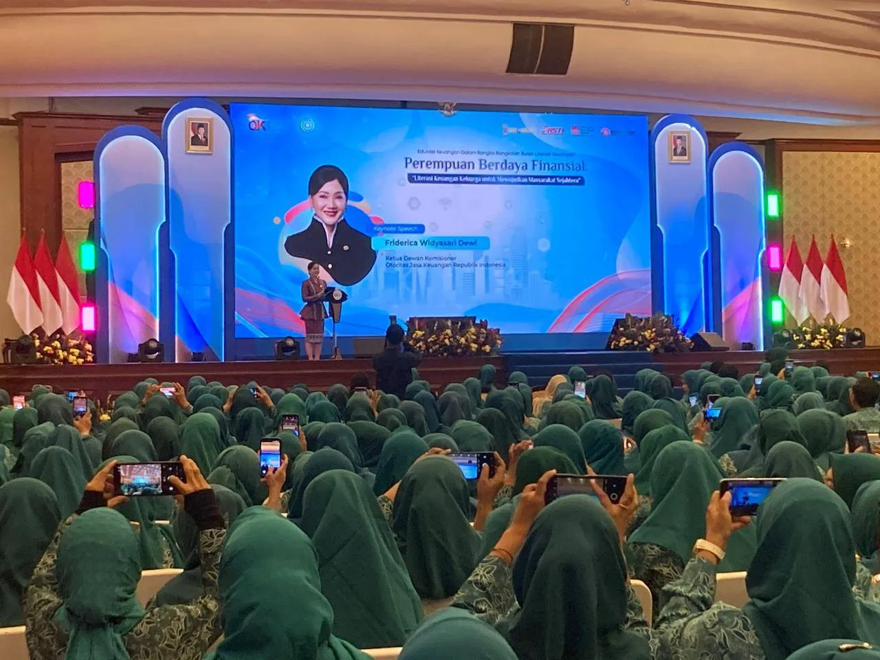 Ketua DK OJK Friderica Widyasari Dewi di acara Edukasi Keuangan Dalam Rangka Rangkaian Bulan Literasi Keuangan (BLK) Tahun 2026 bertema “Perempuan Berdaya Finansial: Literasi Keuangan Keluarga untuk Mewujudkan Masyarakat Sejahtera” di Auditorium Dhanapala Kementerian Keuangan, Jakarta Pusat, Selasa (9/6/2026). (Foto: Prima Gumilang)