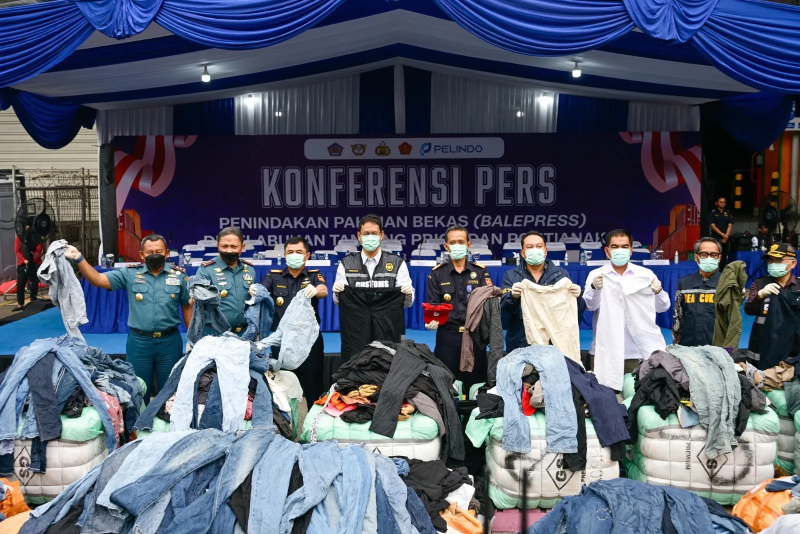 Konferensi Pers Penindakan Bea Cukai
