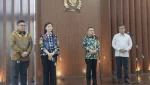 Wakil Ketua DPR RI Sufmi Dasco Ahmad (tengah) bersama Menteri Ketenagakerjaan Yassierli (kanan) serta perwakilan TikTok saat memberi keterangan pers di kompleks parlemen, Jakarta, Senin (6/7/2026). ANTARA/Bagus Ahmad Rizaldi