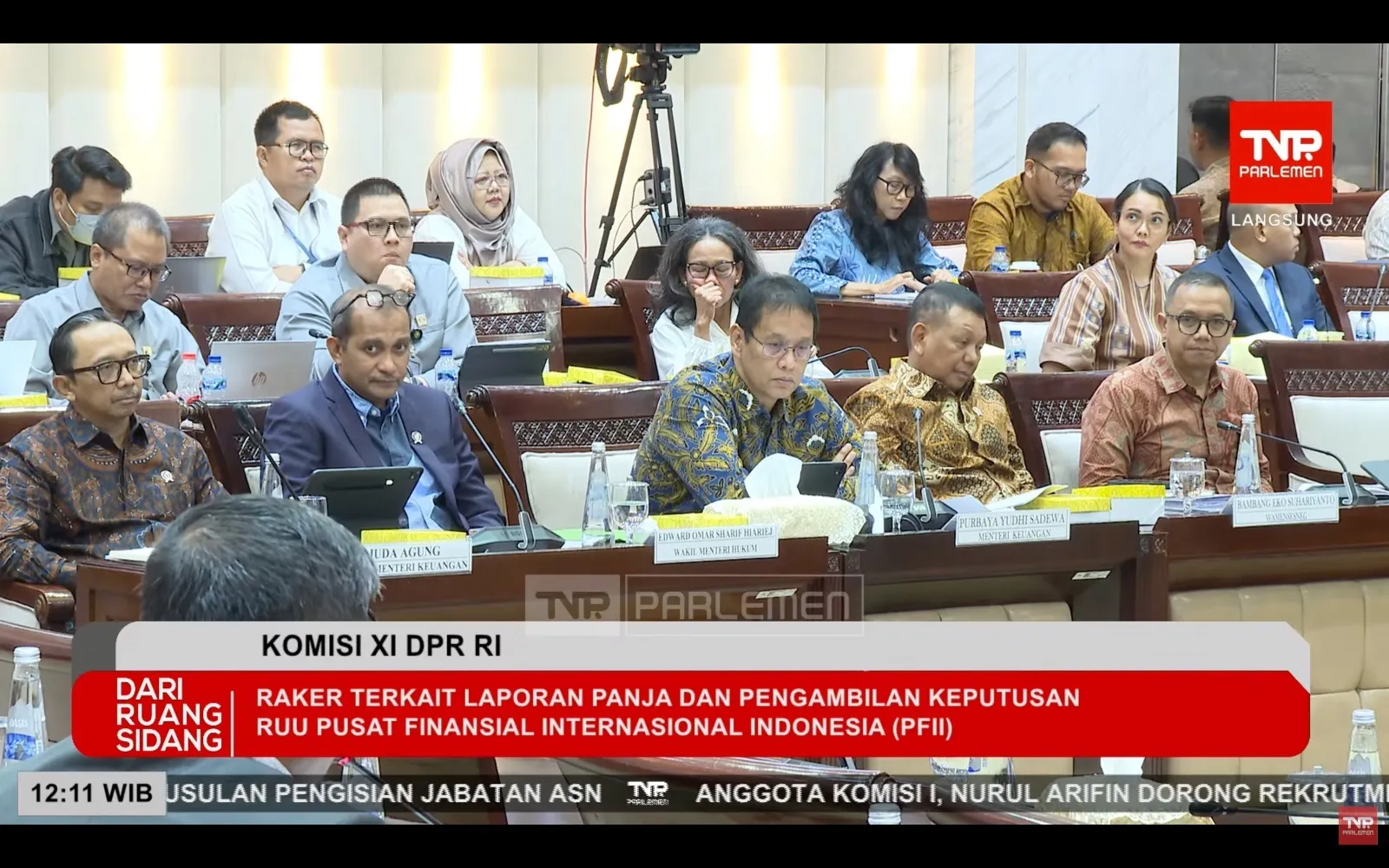 raker dengan pemerintah terkait laporan panja dan pengambilan keputusan RUU PFII