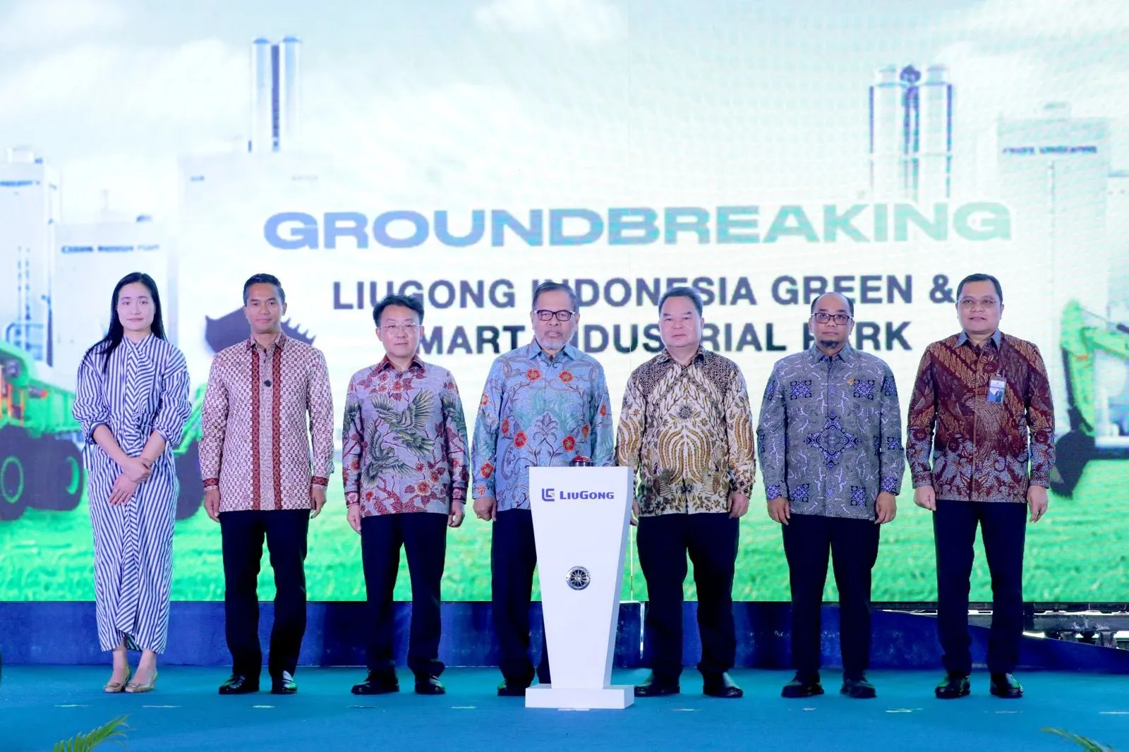 Groundbreaking pembangunan fasilitas manufaktur alat berat terpadu LiuGong di Karawang Artha Industrial Hill, Karawang, Rabu, 22 Juli 2026