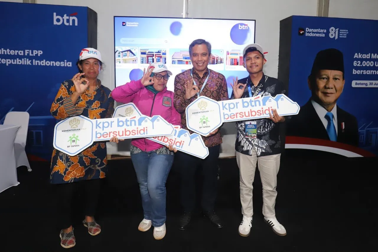 Direktur Utama BTN Nixon L.P. Napitupulu dalam Akad Massal KPR Rumah Subsidi skema Fasilitas Likuiditas Pembiayaan Perumahan atau FLPP yang digelar BP Tapera bersama Kementerian Perumahan dan Kawasan Permukiman di Kabupaten Batang, Jawa Tengah, Kamis (30/7). (Foto: Dok. BTN)