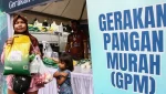 Warga membawa beras SPHP dan sembako yang dibeli pada Gerakan Pangan Murah di halaman Gedung Palampang Tarung, Palangka Raya, Kalimantan Tengah, Selasa (15/7/2025).